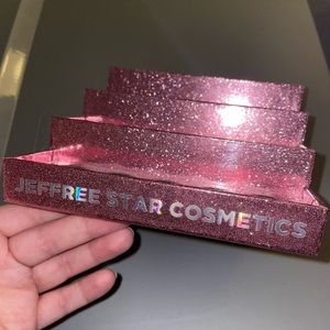 Jeffree Star Liquid Lip Display